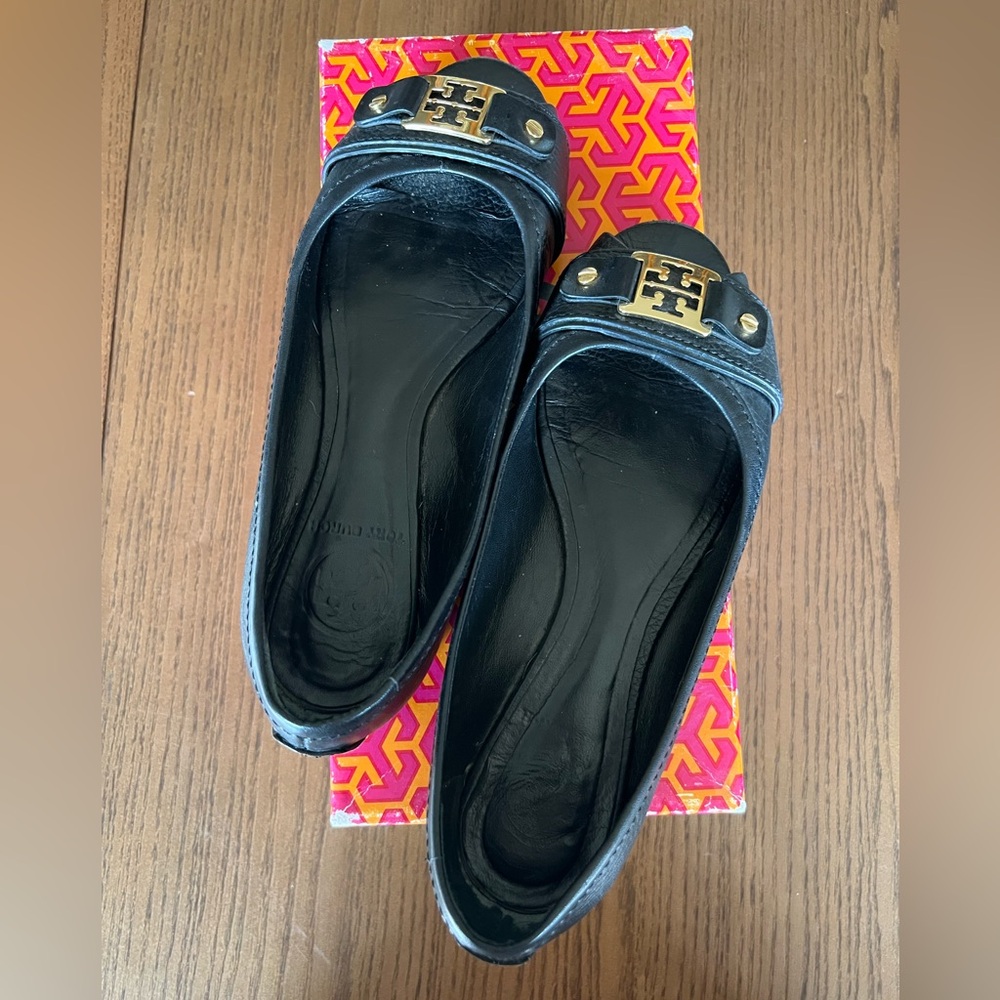 Tory Burch Clines Black Flats with Gold Accents size 7